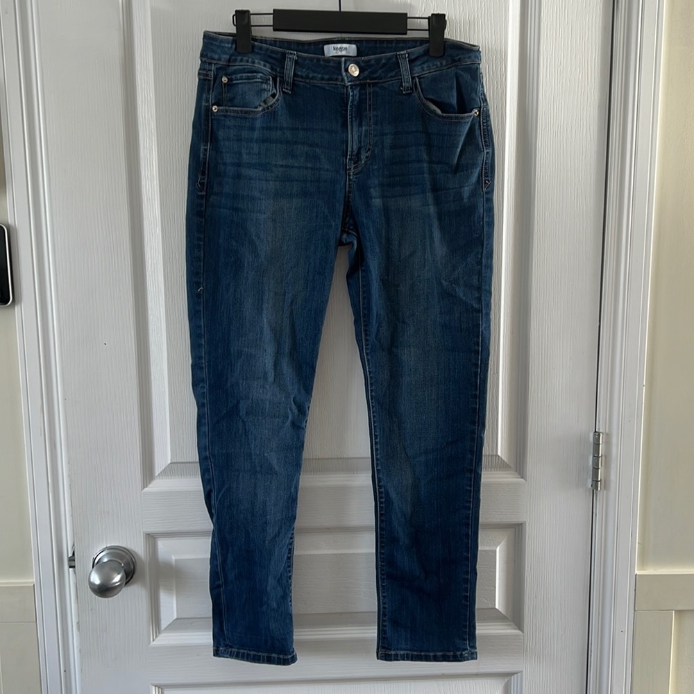 Kensie Straight Leg Jeans